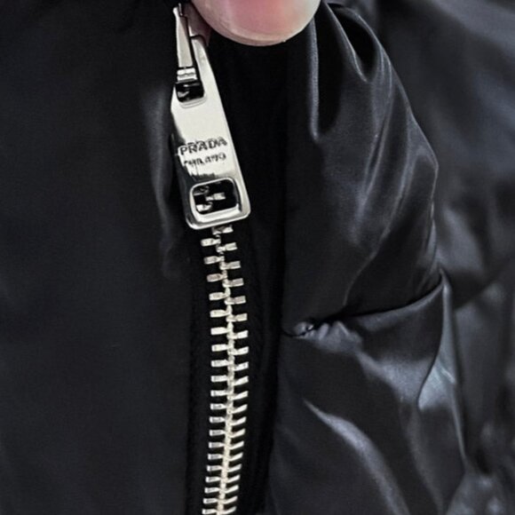 Prada 2019 Black Re-Nylon Belted Down Jacket - Picture 8 of 12